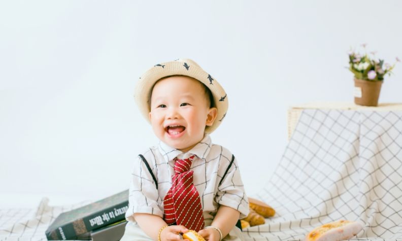 Con giống bố hay mẹ nhiều hơn? Lý giải khoa học và thực tế
